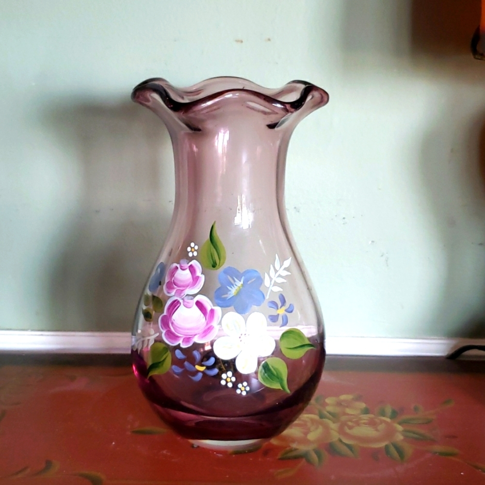 Vase Fenton Handpainted handblown Vase